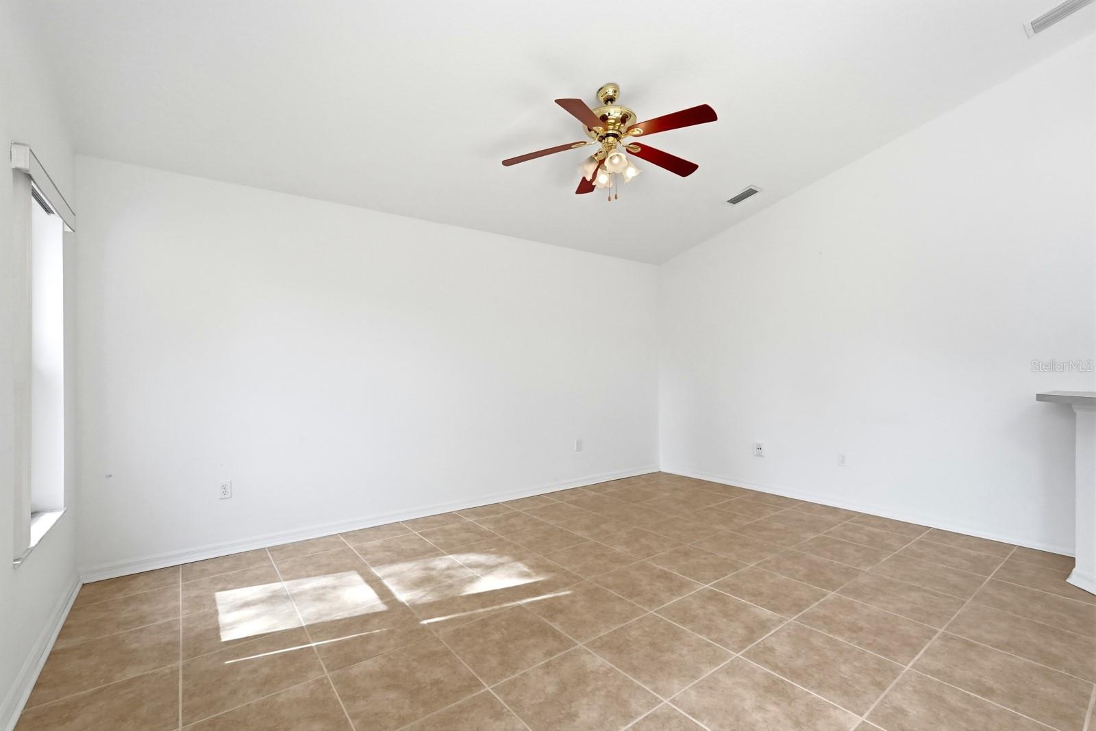 Listing photo id 22 for 20 Wendy Lane