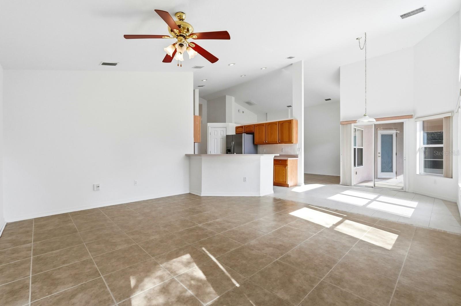 Listing photo id 23 for 20 Wendy Lane