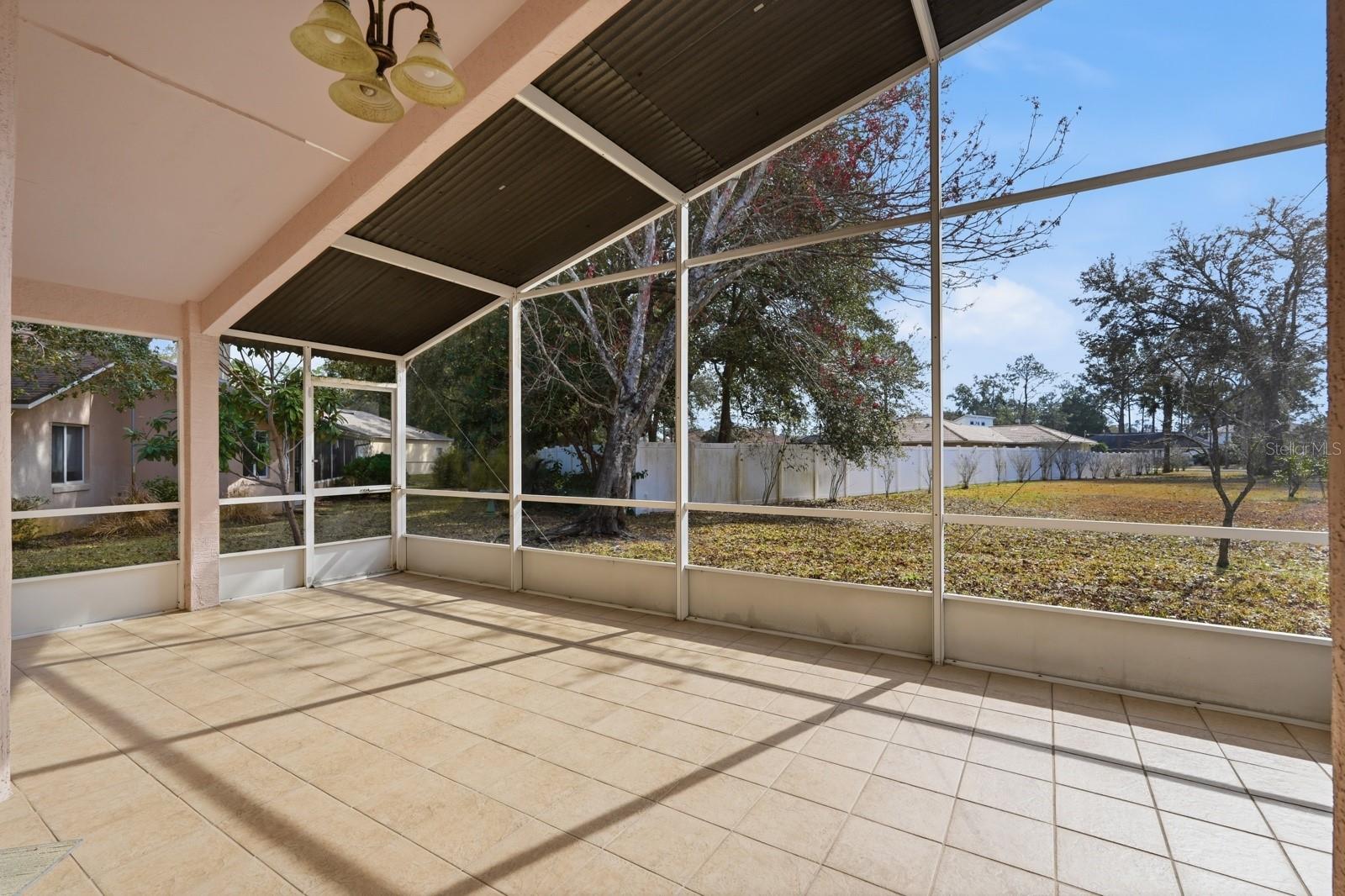 Listing photo id 25 for 20 Wendy Lane