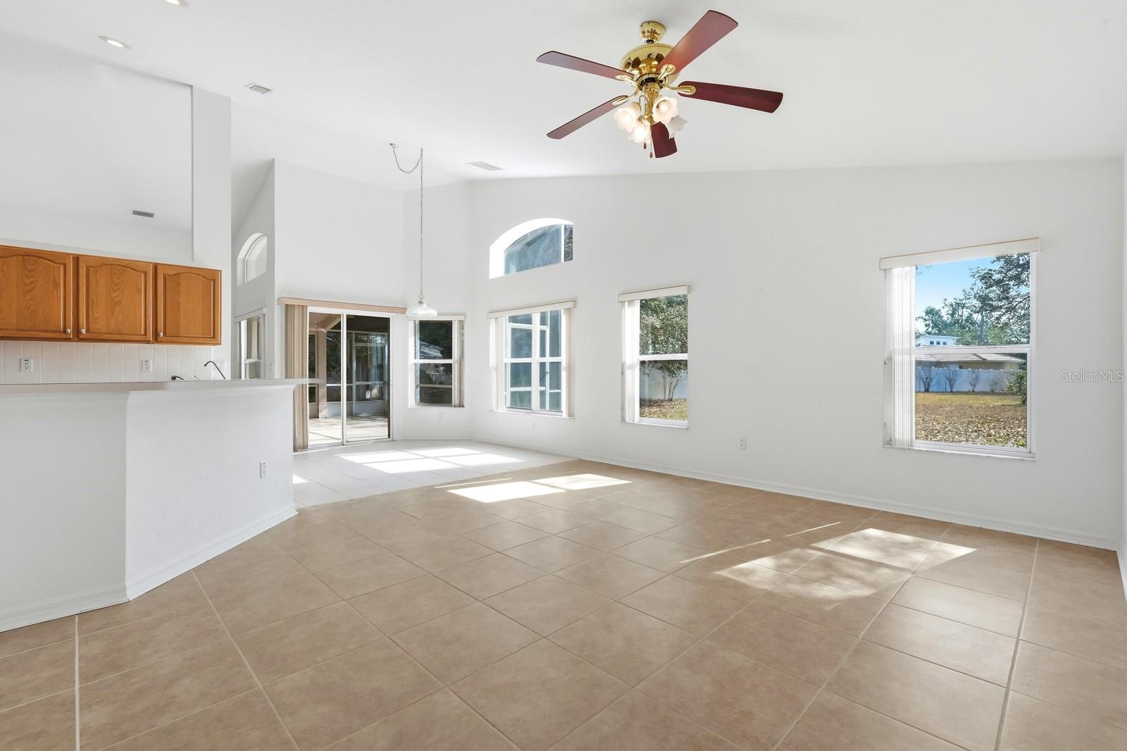 Listing photo id 1 for 20 Wendy Lane