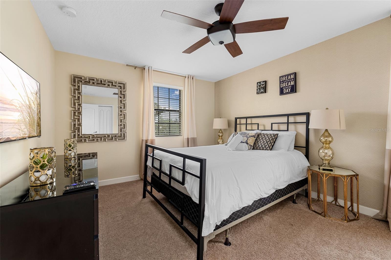 Image 23 of 38 For 1520 Moon Valley Drive