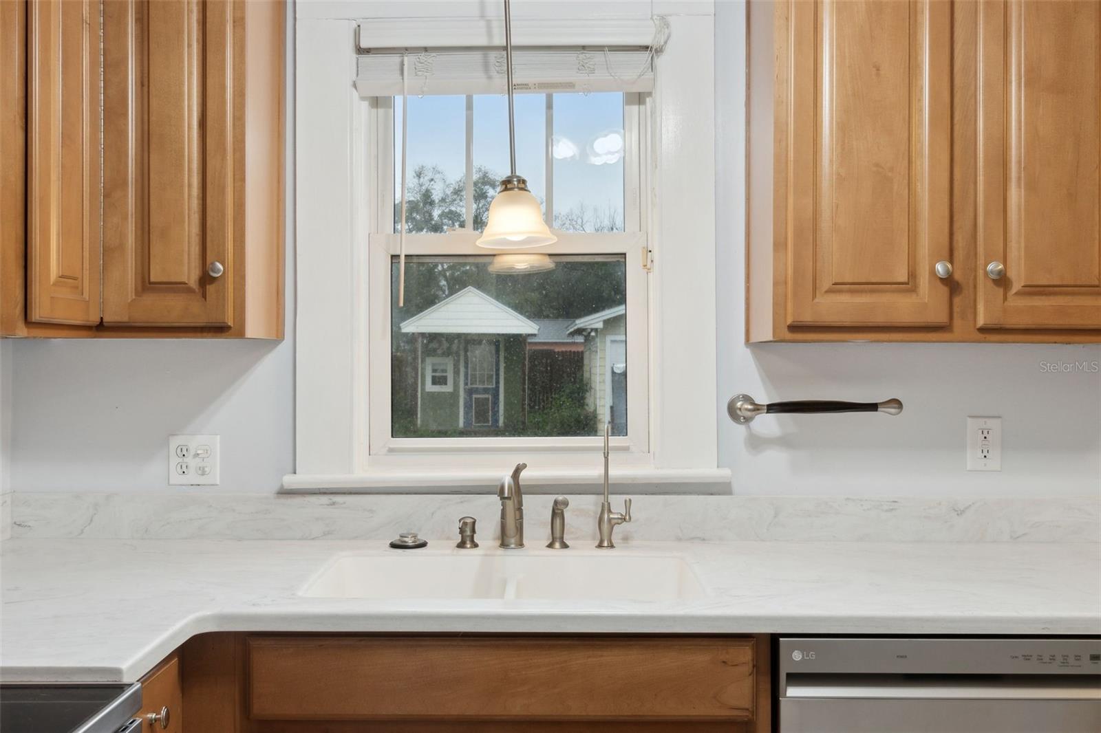 Image 16 of 36 For 1542 Glendale Street