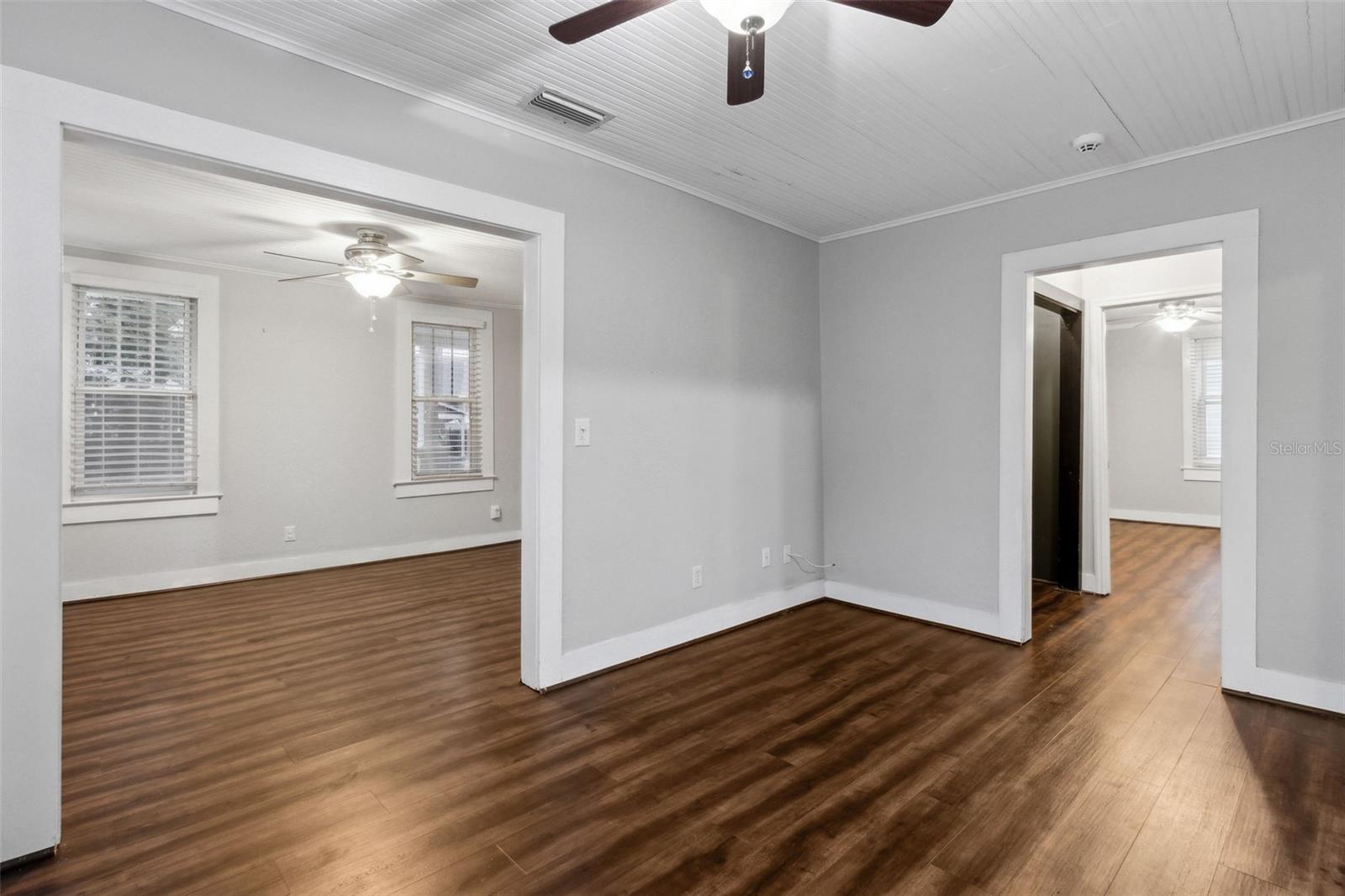 Image 17 of 36 For 1542 Glendale Street