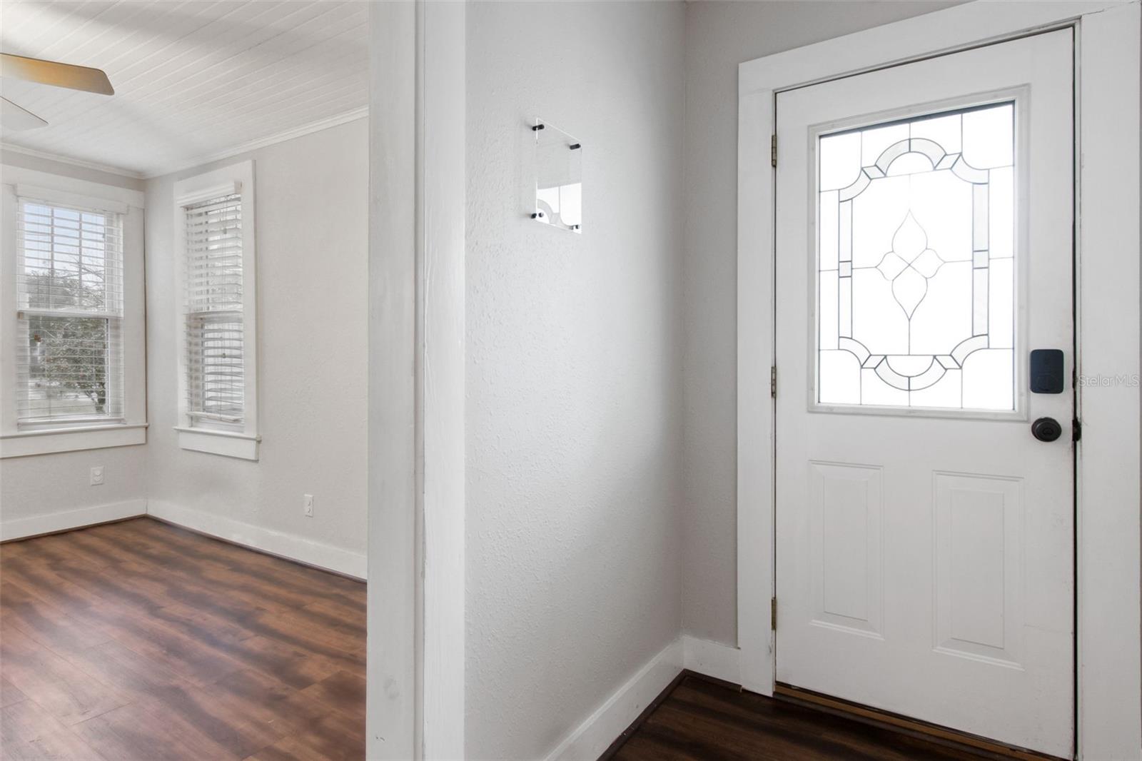 Image 5 of 36 For 1542 Glendale Street