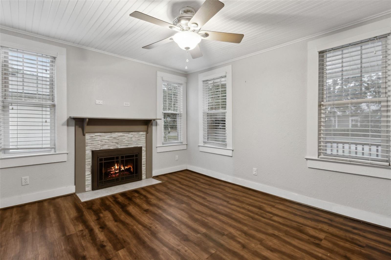 Image 7 of 36 For 1542 Glendale Street