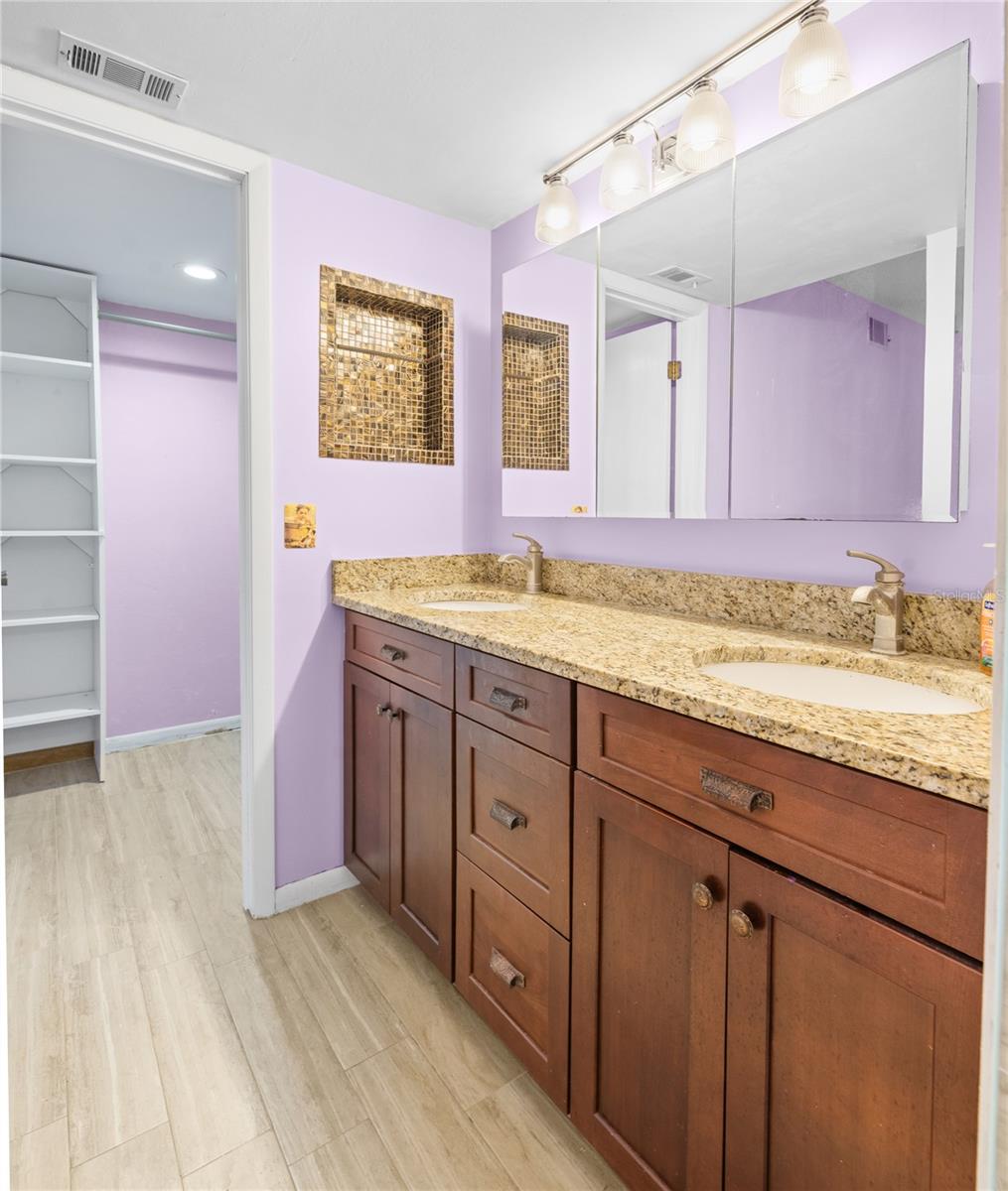 Image 13 of 37 For 11 Fairways Circle 11