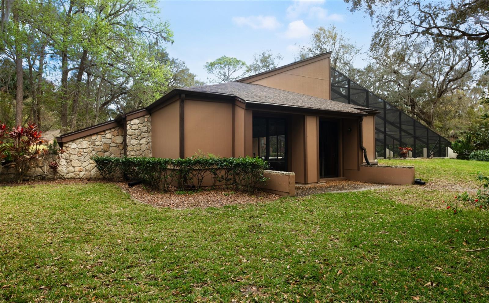 Image 25 of 37 For 11 Fairways Circle 11