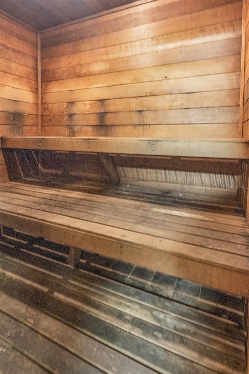 Image 27 of 37 For 11 Fairways Circle 11