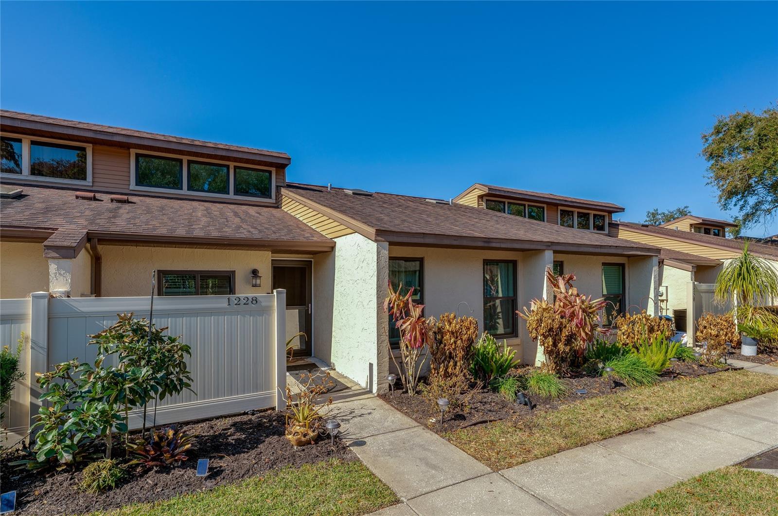 Image 23 of 27 For 1228 Charter Oaks Circle