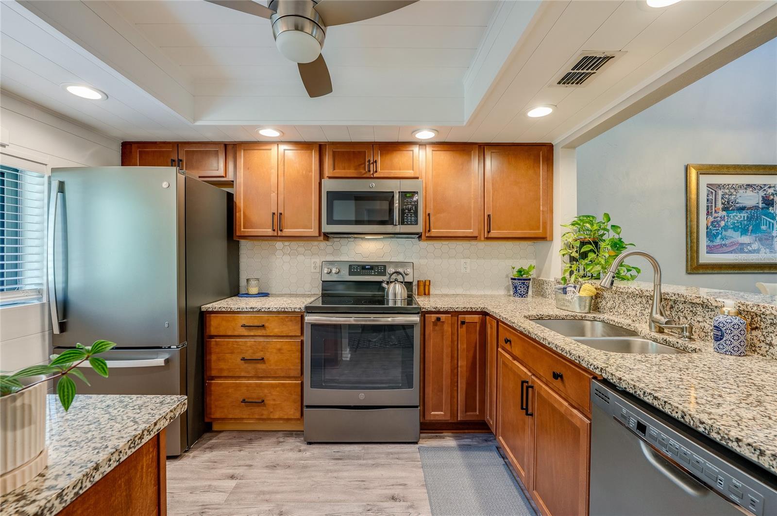 Image 7 of 27 For 1228 Charter Oaks Circle