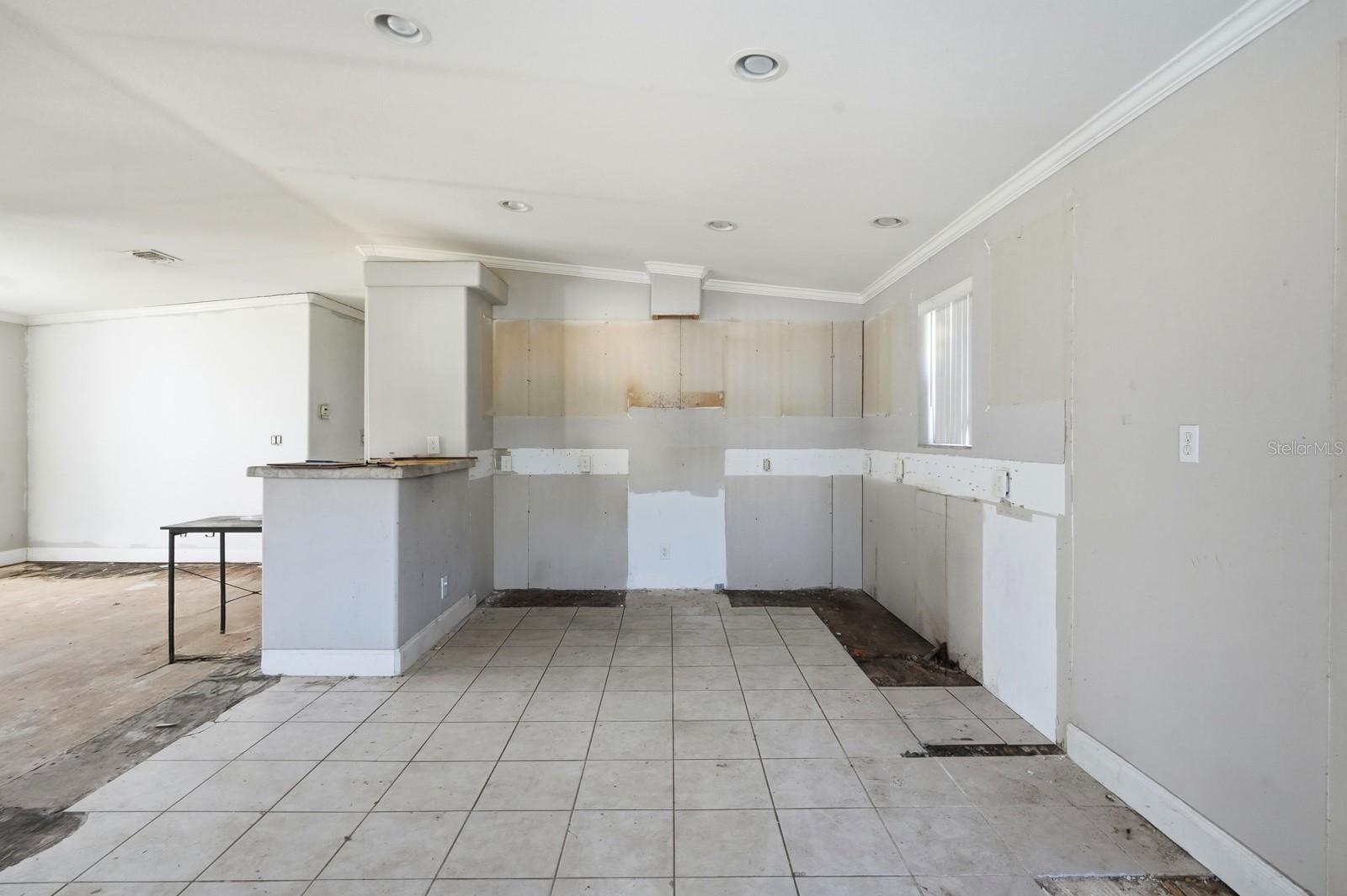 Image 10 of 40 For 4633 Third Avenue