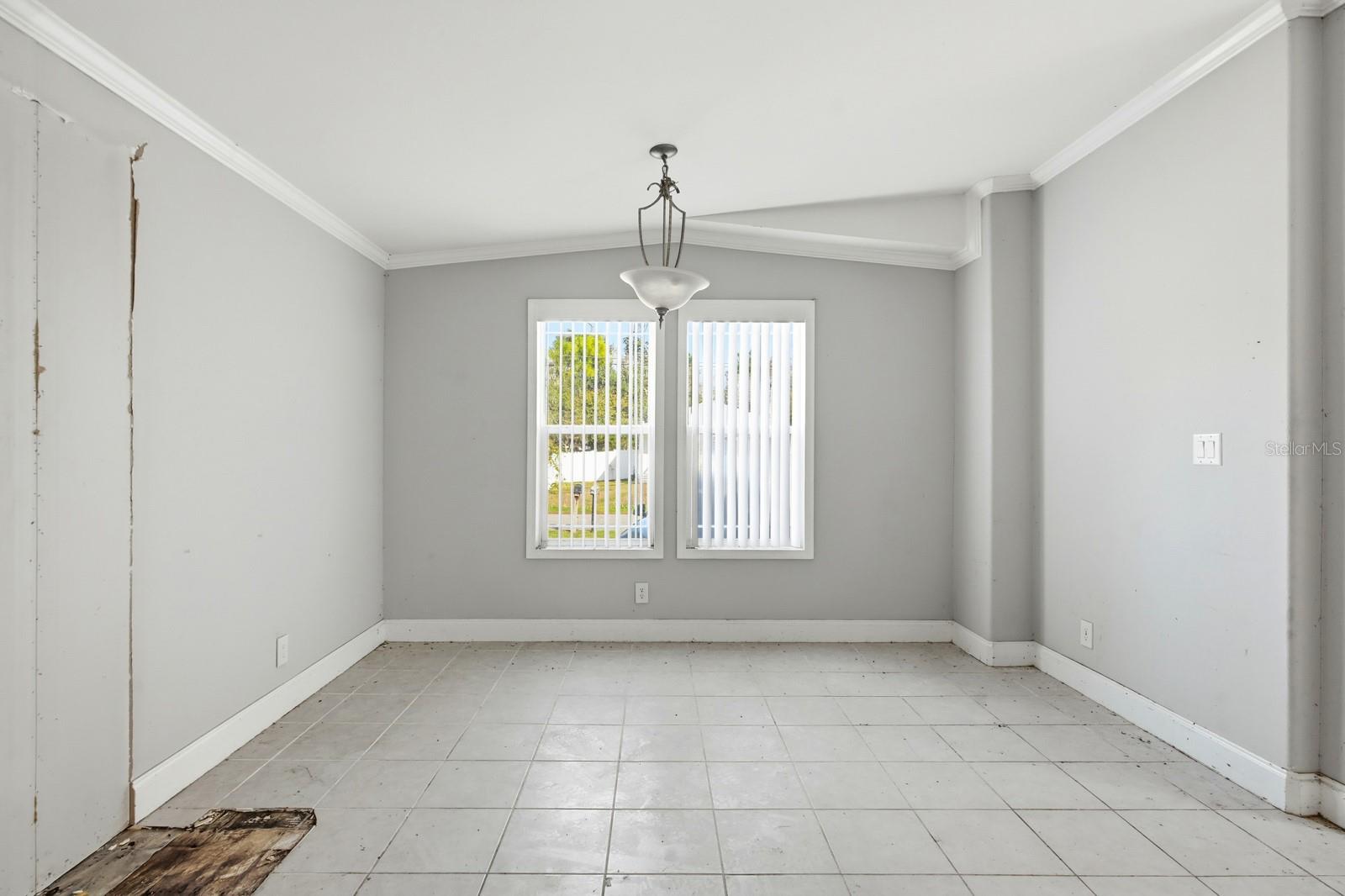 Image 11 of 40 For 4633 Third Avenue