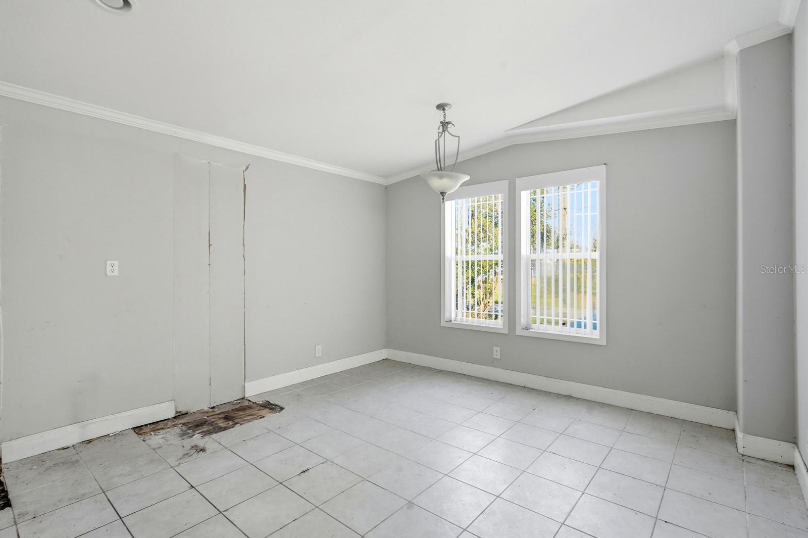 Image 12 of 40 For 4633 Third Avenue