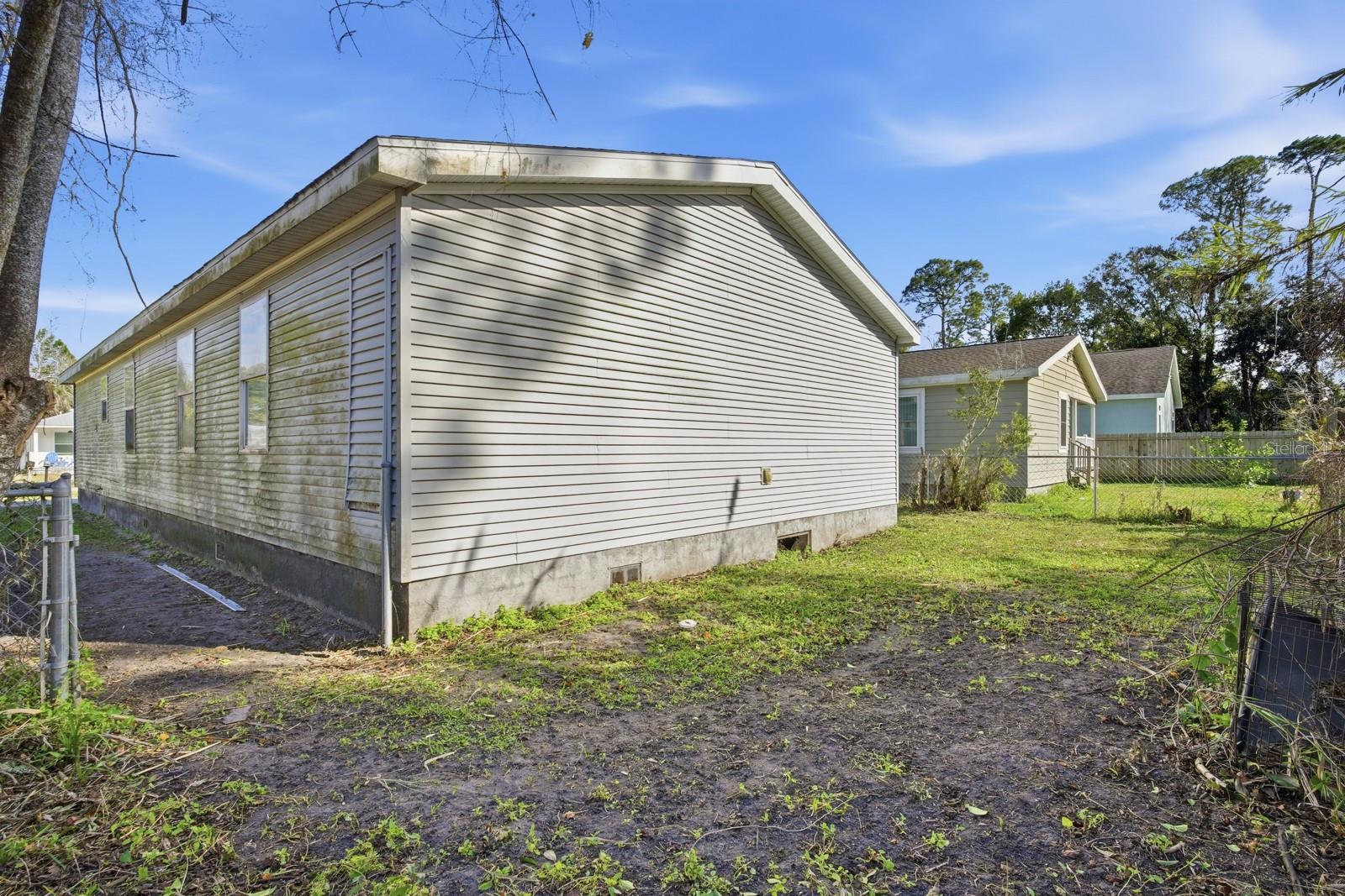 Image 38 of 40 For 4633 Third Avenue