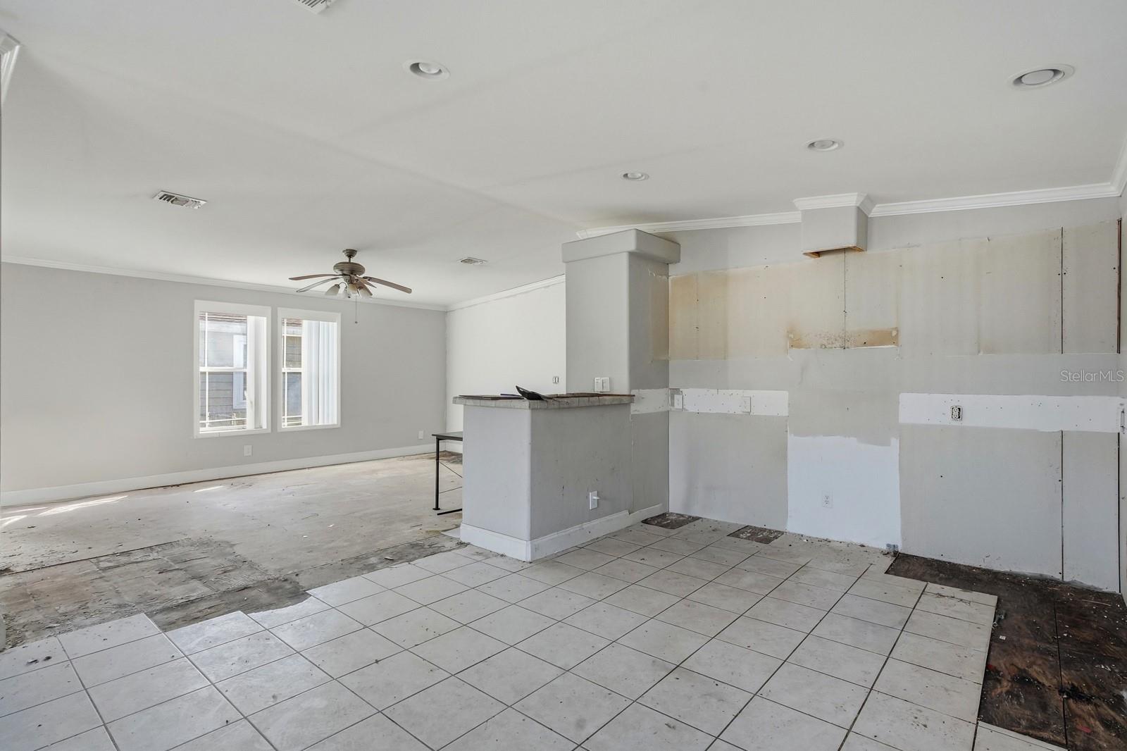 Image 9 of 40 For 4633 Third Avenue