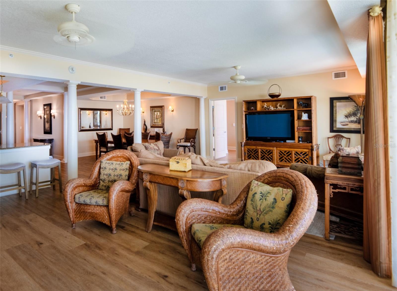 Image 11 of 72 For 200 Ocean Crest Unit 1012 Drive