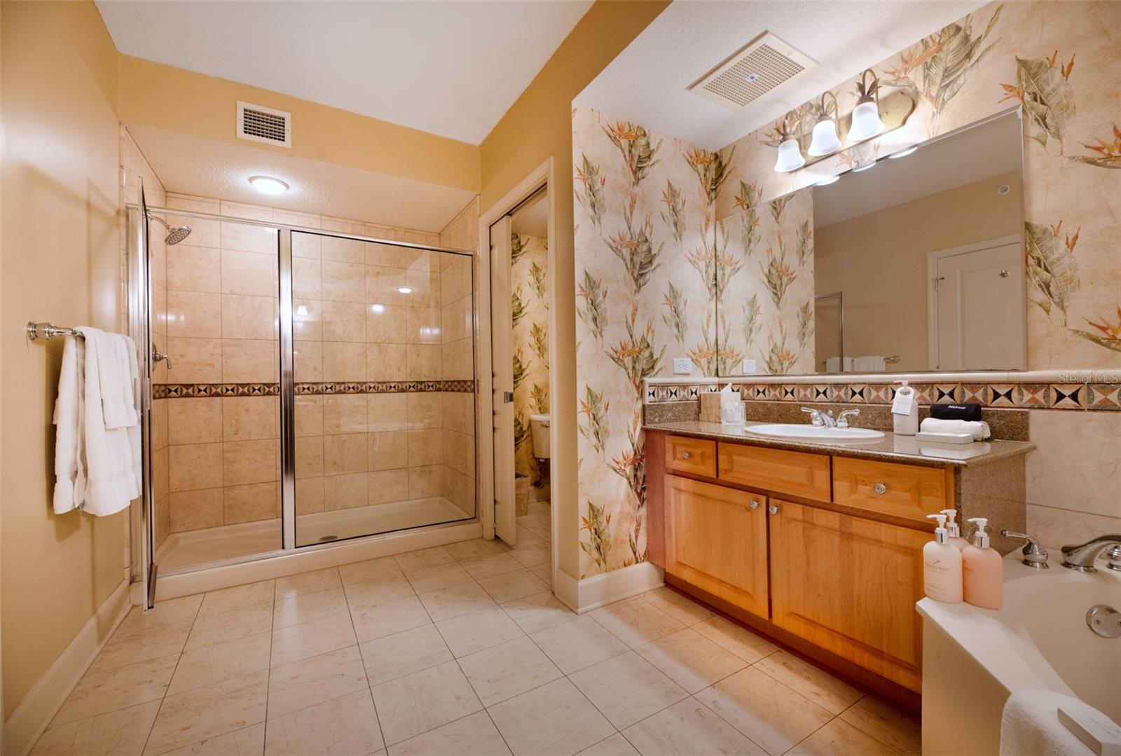 Image 27 of 72 For 200 Ocean Crest Unit 1012 Drive