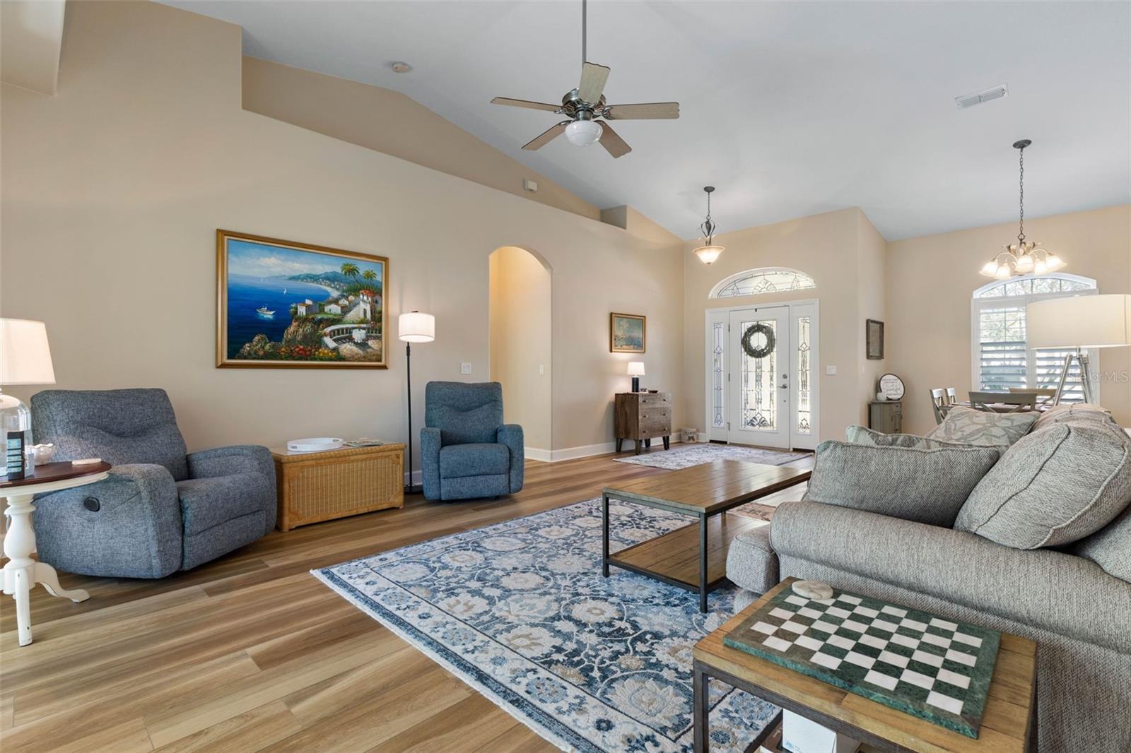 Image 14 of 91 For 2 Oscelot Court