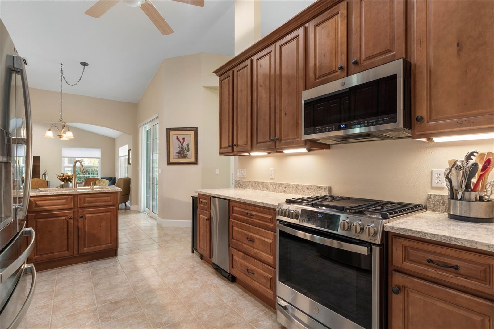 Image 20 of 91 For 2 Oscelot Court