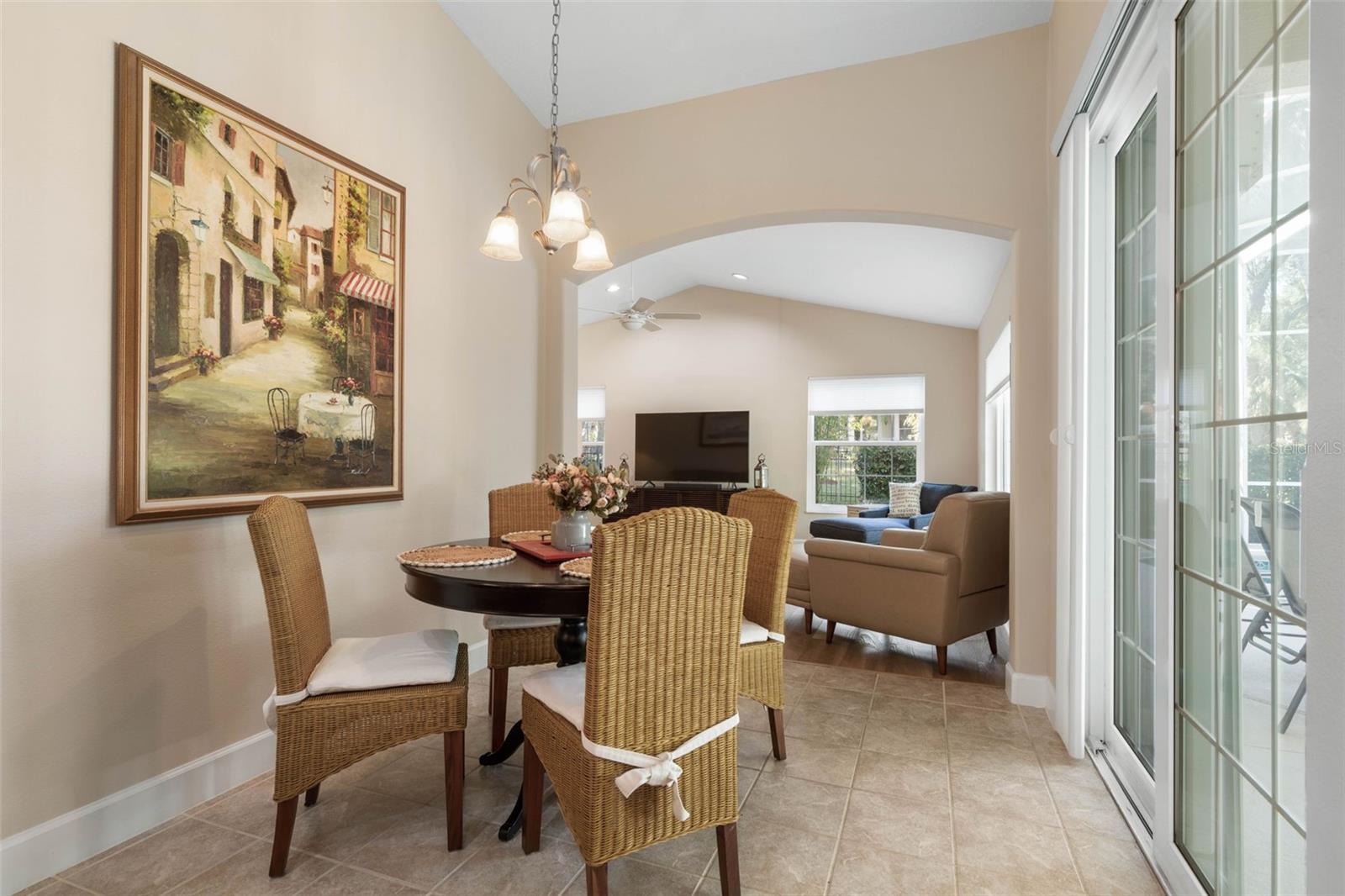 Image 23 of 91 For 2 Oscelot Court