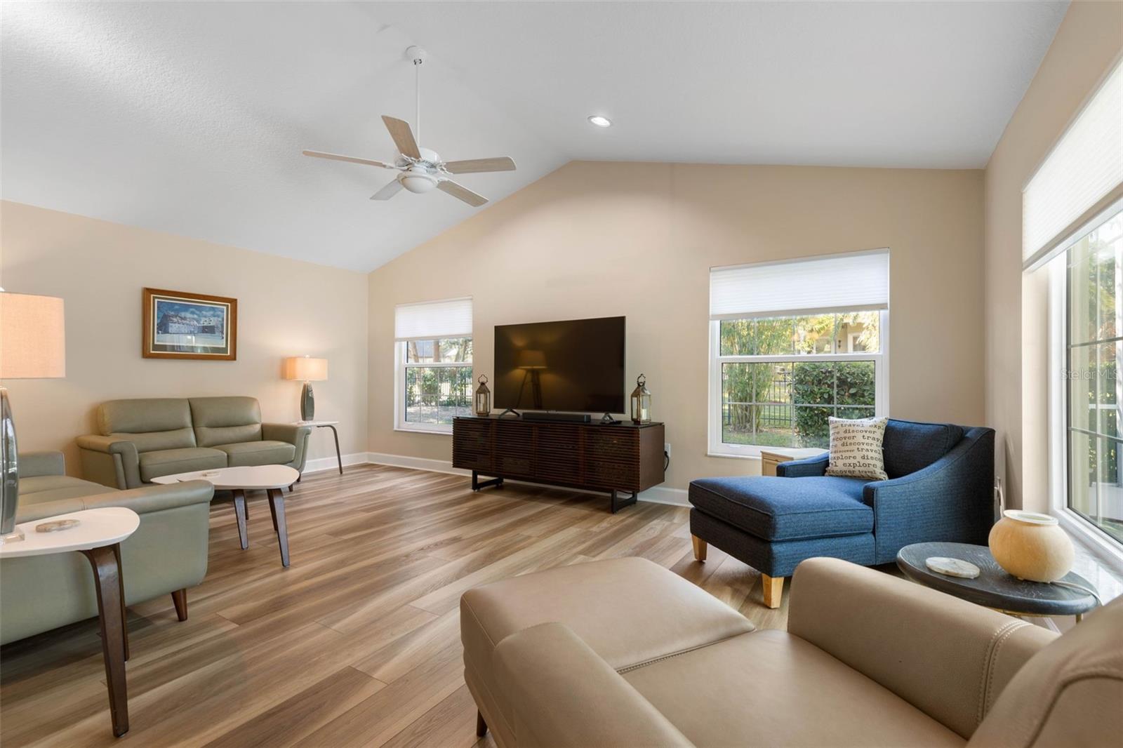 Image 24 of 91 For 2 Oscelot Court