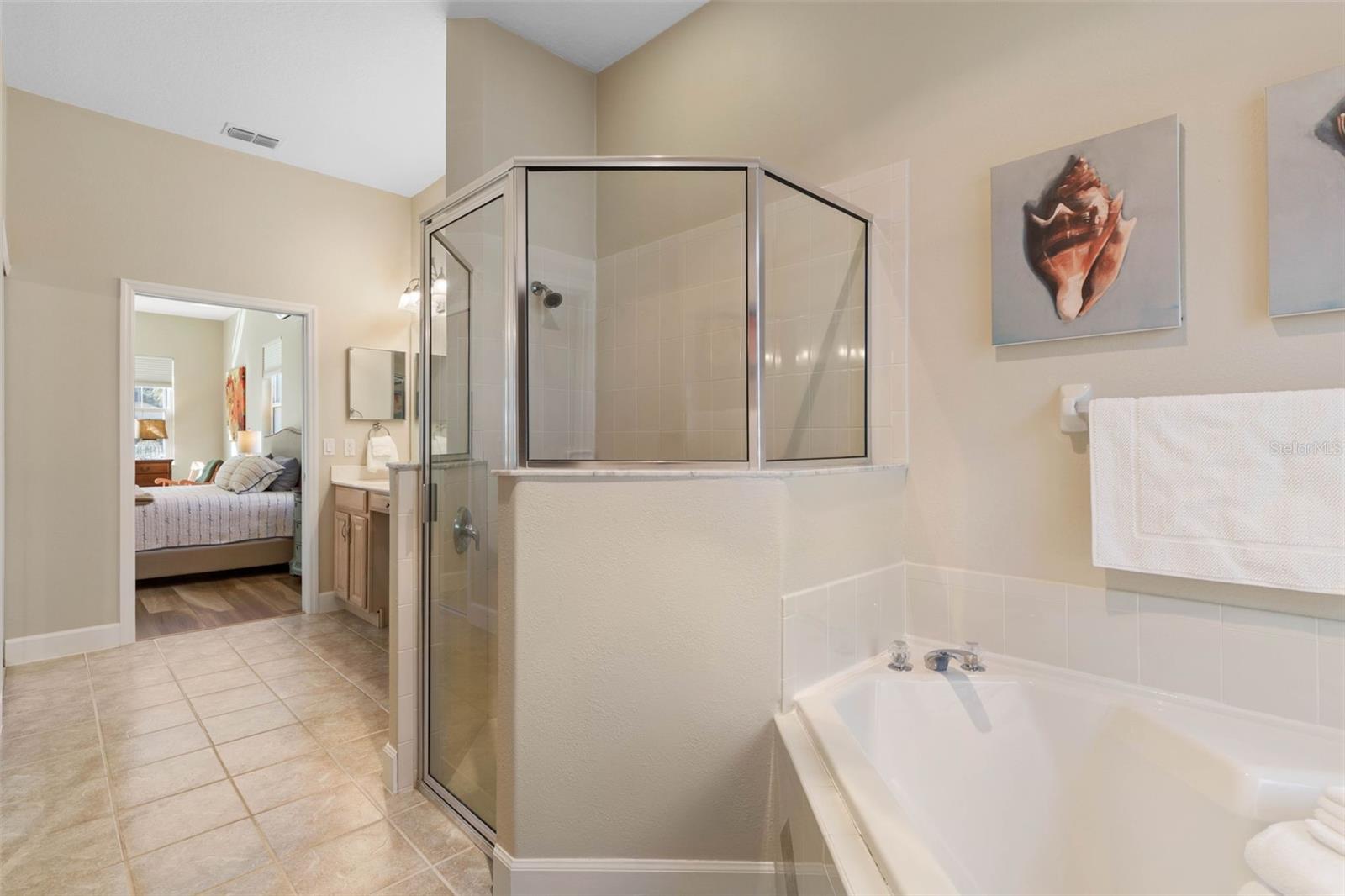 Image 42 of 91 For 2 Oscelot Court