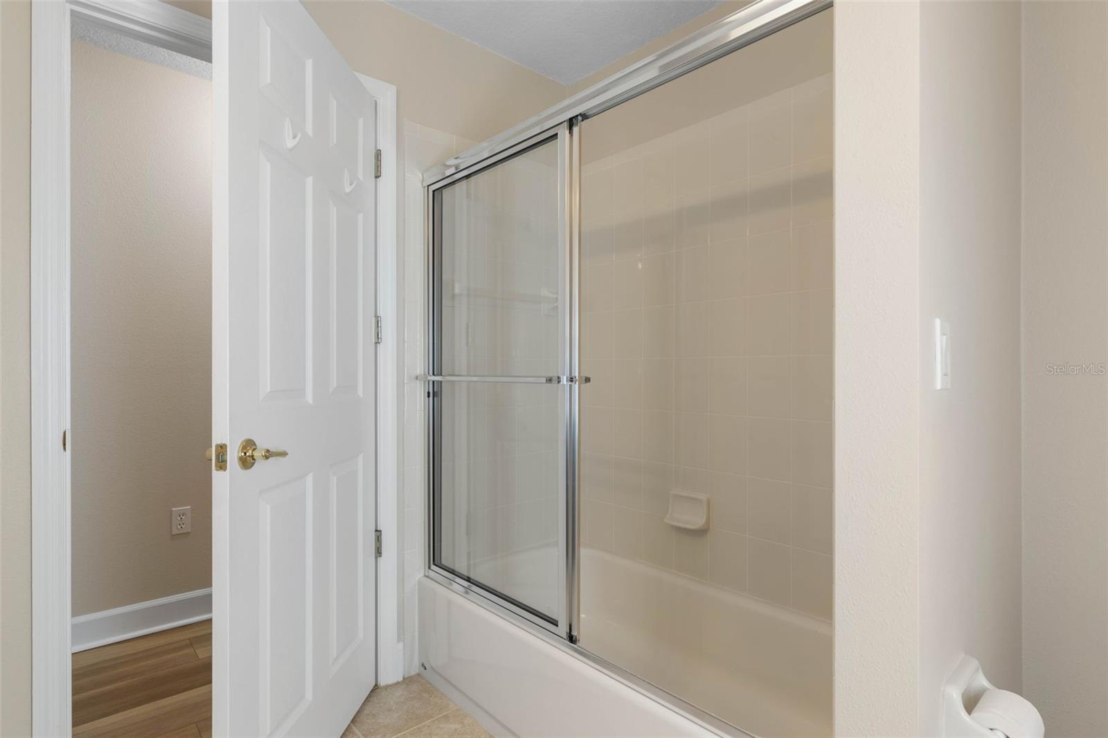 Image 47 of 91 For 2 Oscelot Court