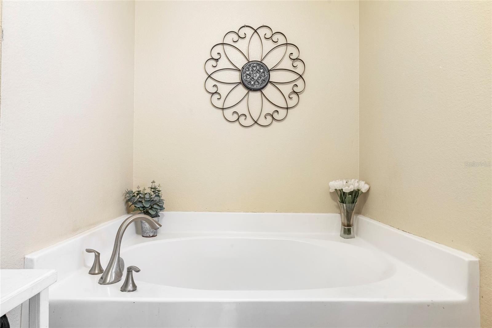 Image 26 of 53 For 3 Rae June Place