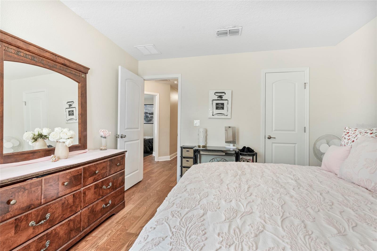 Image 31 of 53 For 3 Rae June Place