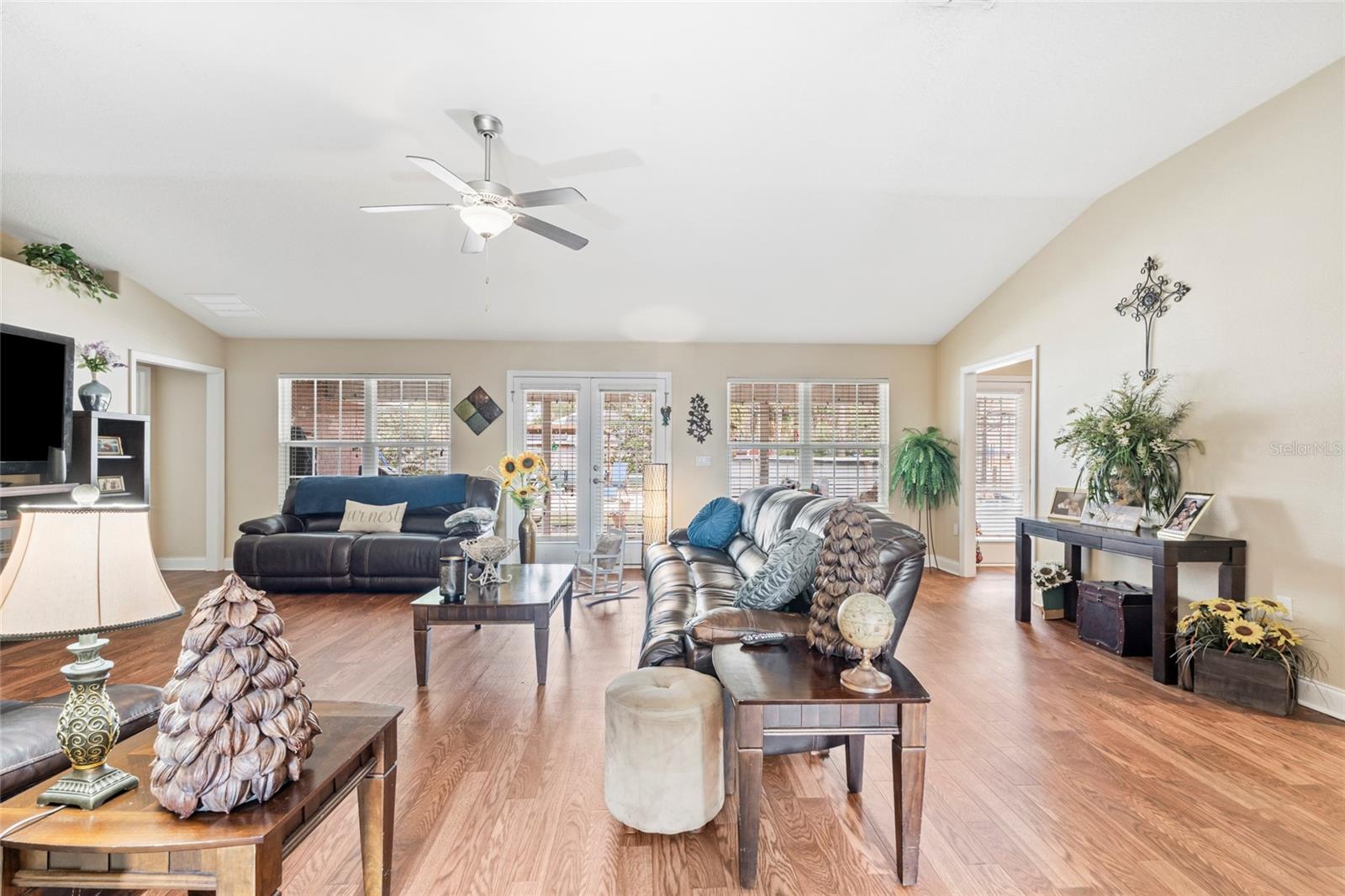 Image 8 of 53 For 3 Rae June Place