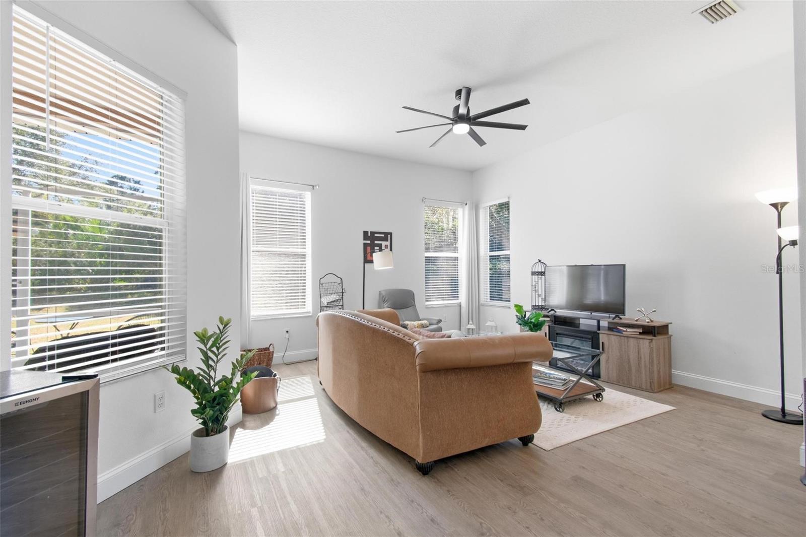 Image 10 of 84 For 9 Saint Andrews Court