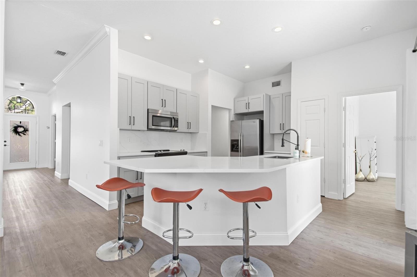 Image 14 of 84 For 9 Saint Andrews Court