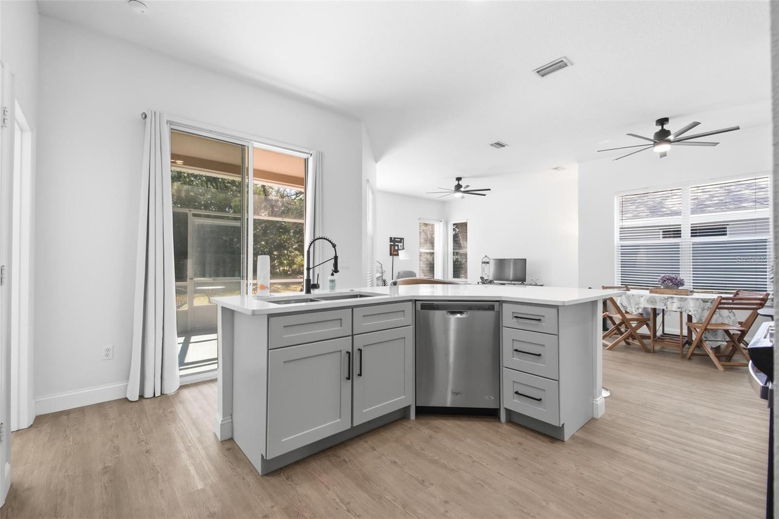 Image 16 of 84 For 9 Saint Andrews Court