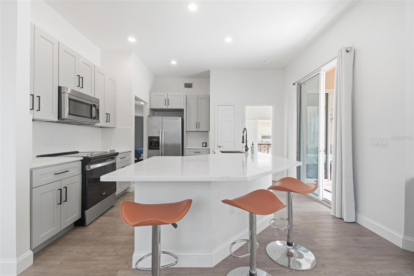 Image 2 of 84 For 9 Saint Andrews Court