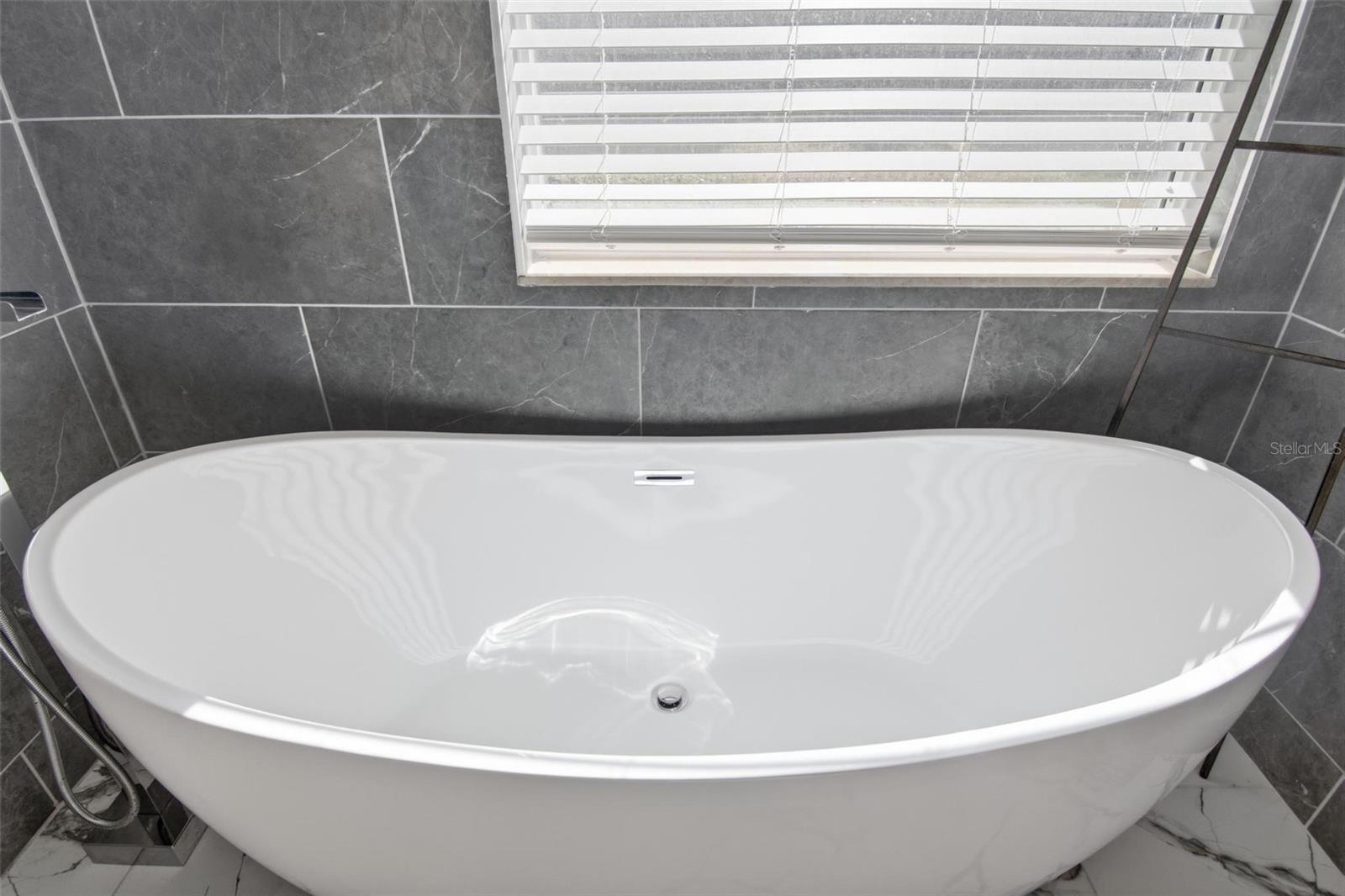 Image 25 of 84 For 9 Saint Andrews Court