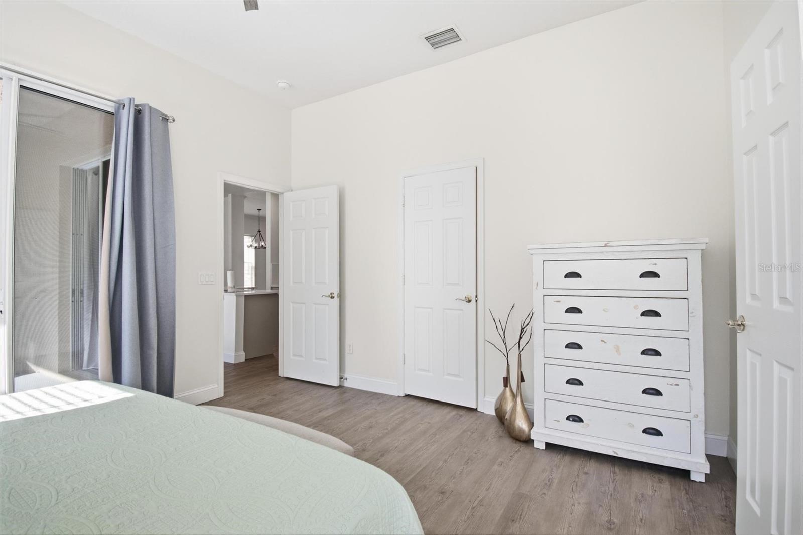 Image 30 of 84 For 9 Saint Andrews Court