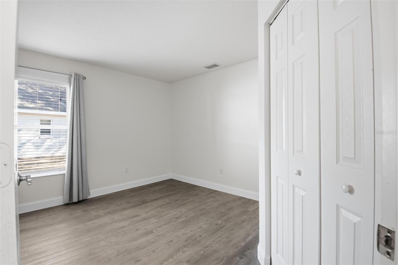 Image 33 of 84 For 9 Saint Andrews Court