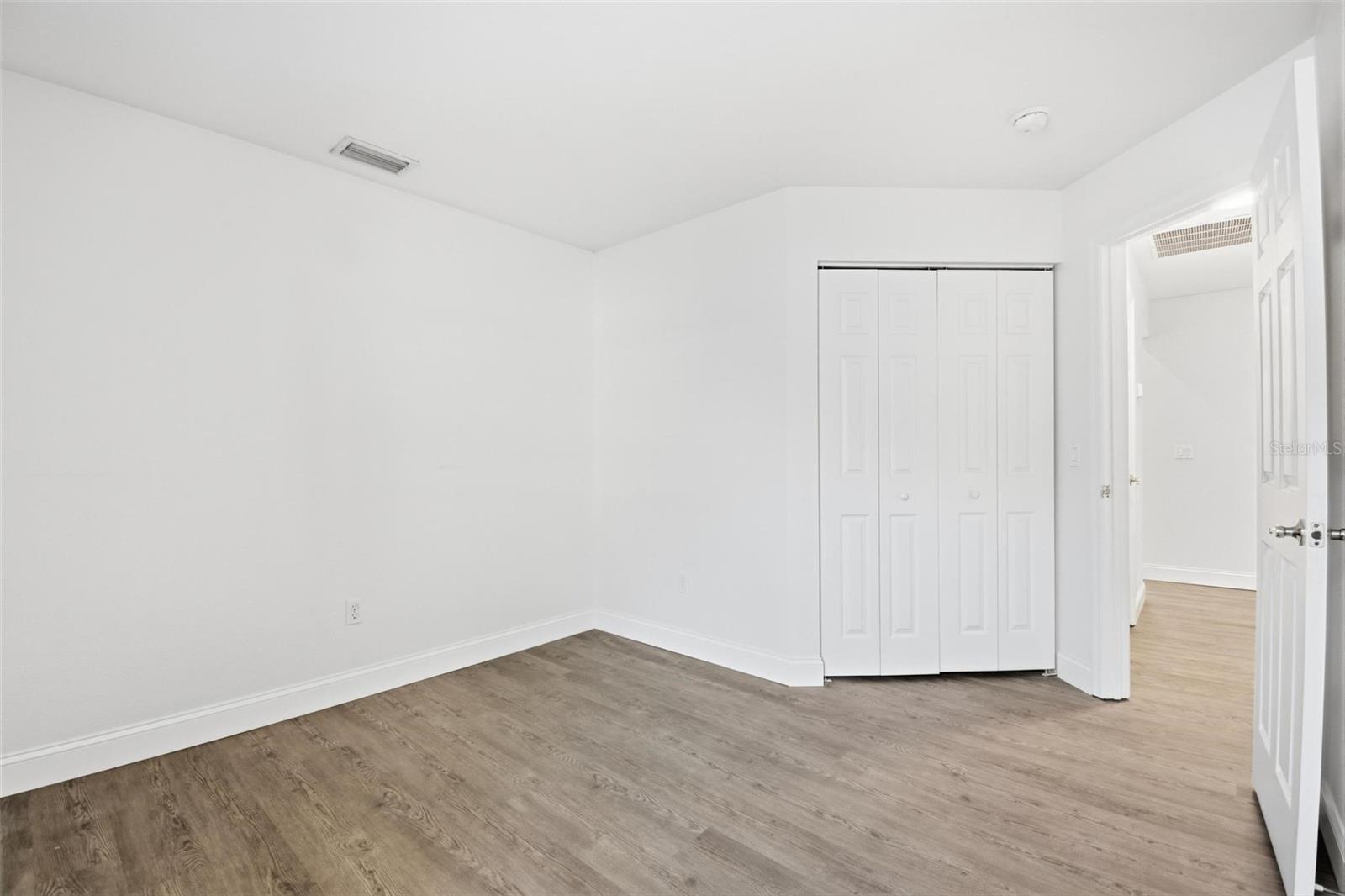 Image 35 of 84 For 9 Saint Andrews Court