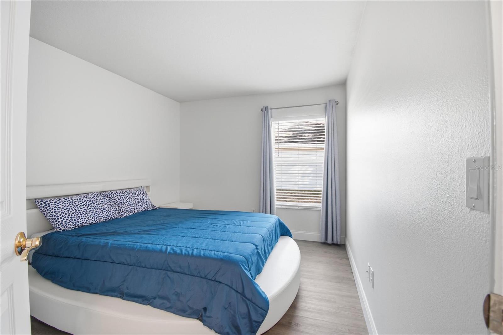 Image 36 of 84 For 9 Saint Andrews Court