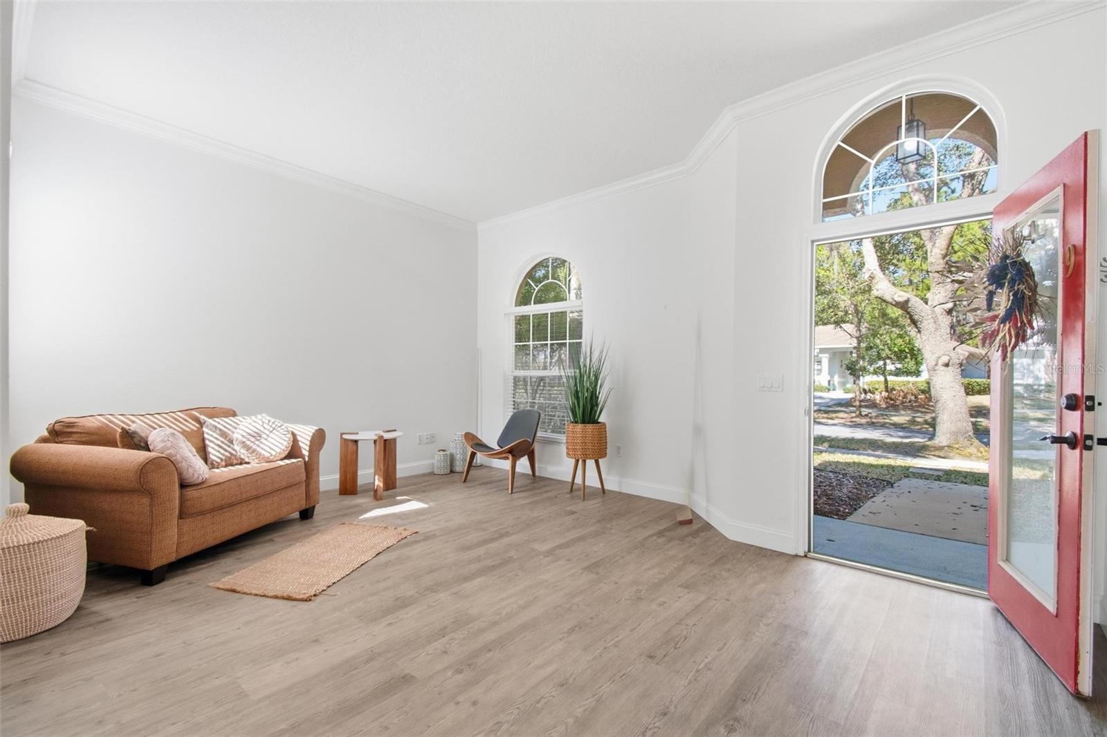 Image 4 of 84 For 9 Saint Andrews Court