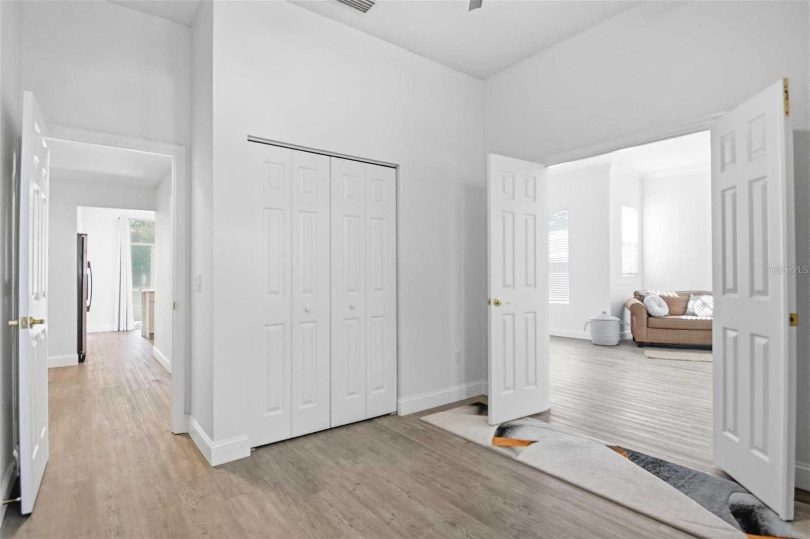 Image 42 of 84 For 9 Saint Andrews Court