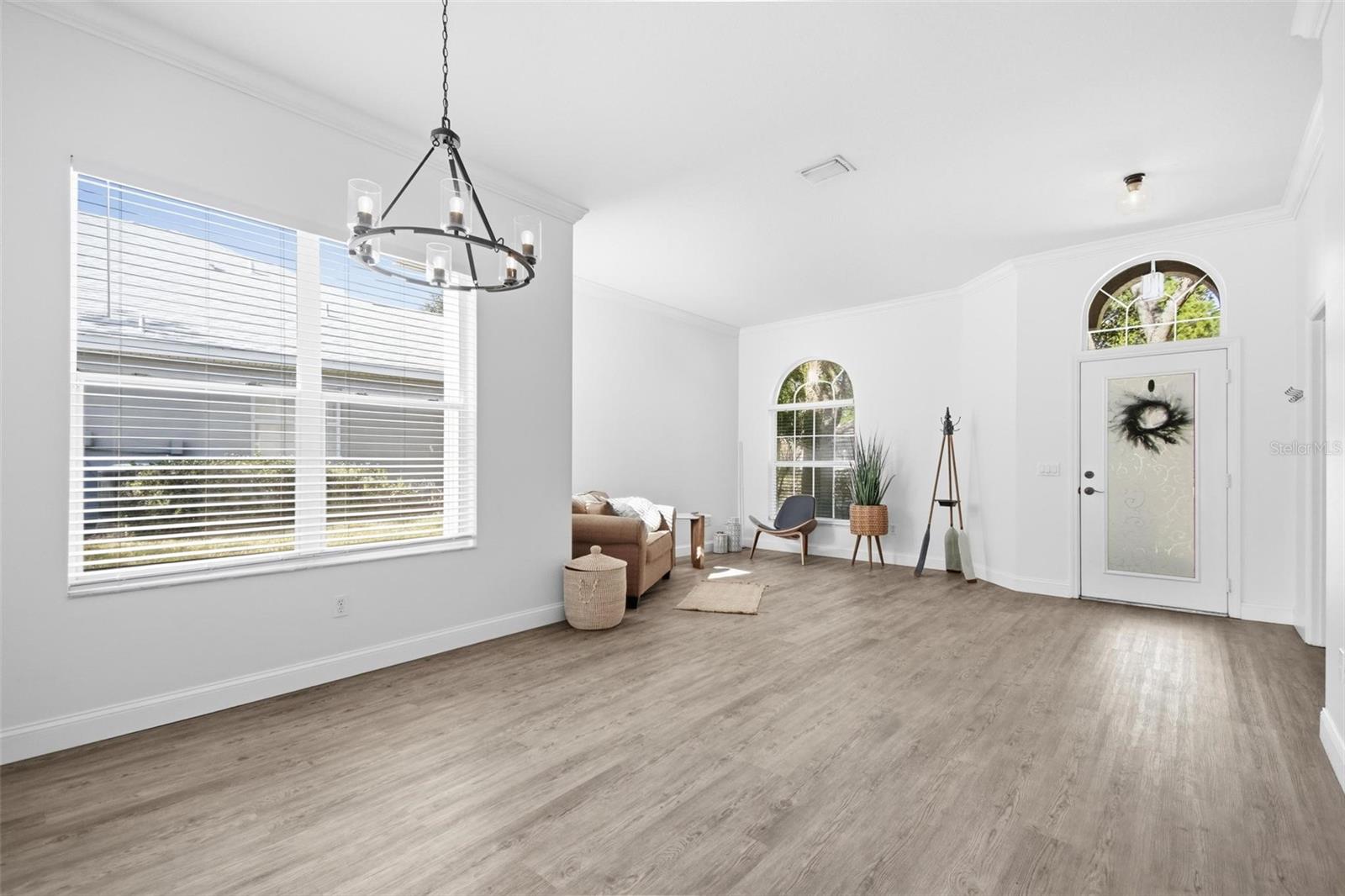 Image 6 of 84 For 9 Saint Andrews Court