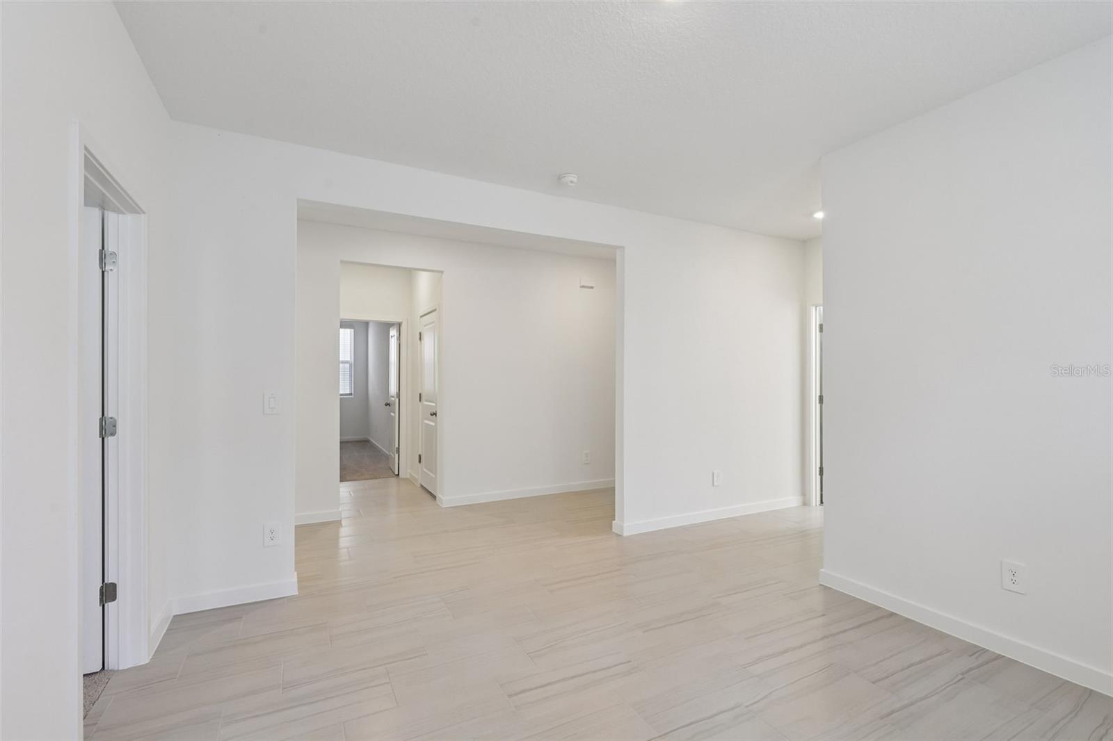 Image 19 of 37 For 49 Wandering Creek Way