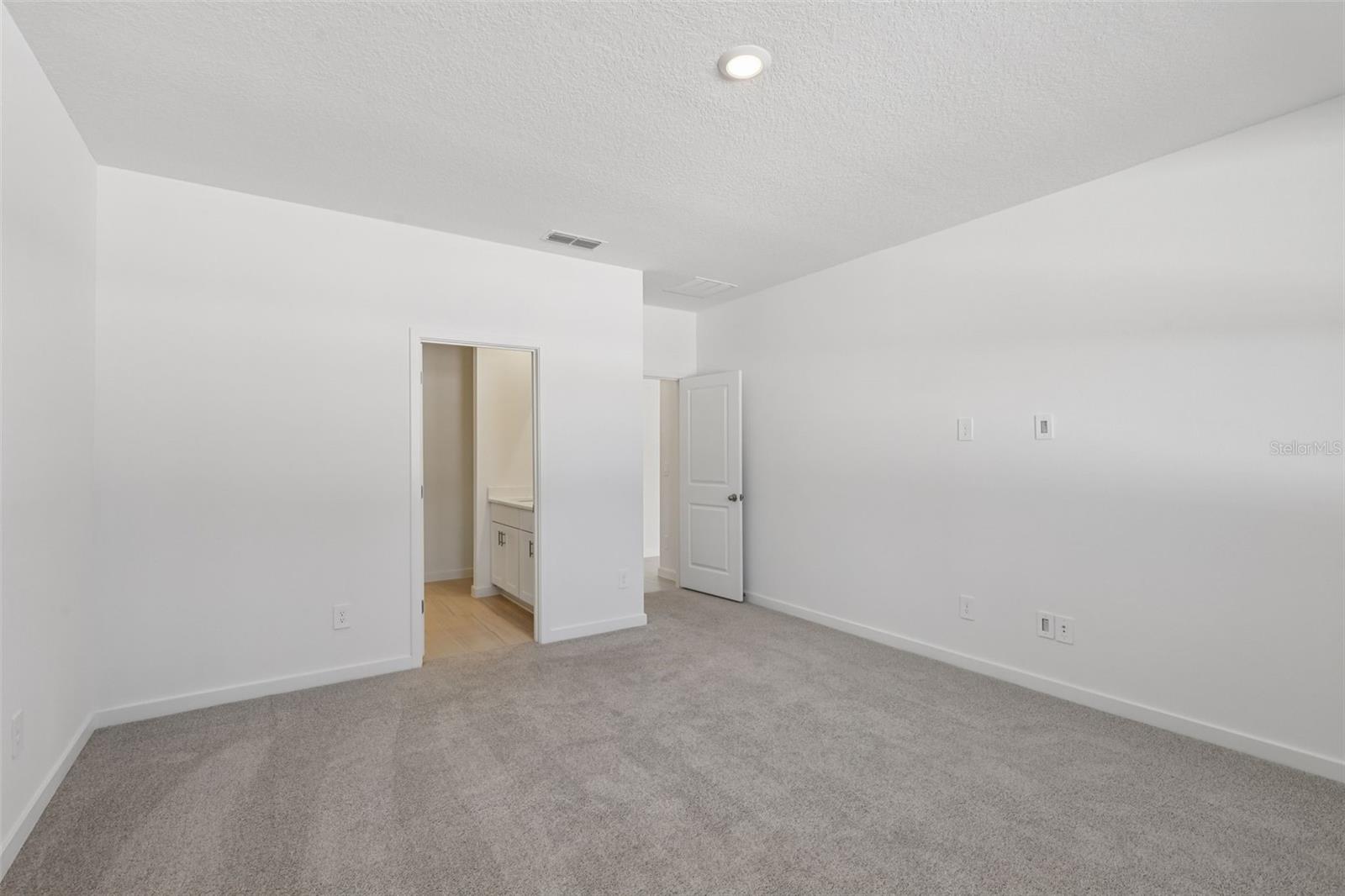 Image 32 of 37 For 49 Wandering Creek Way