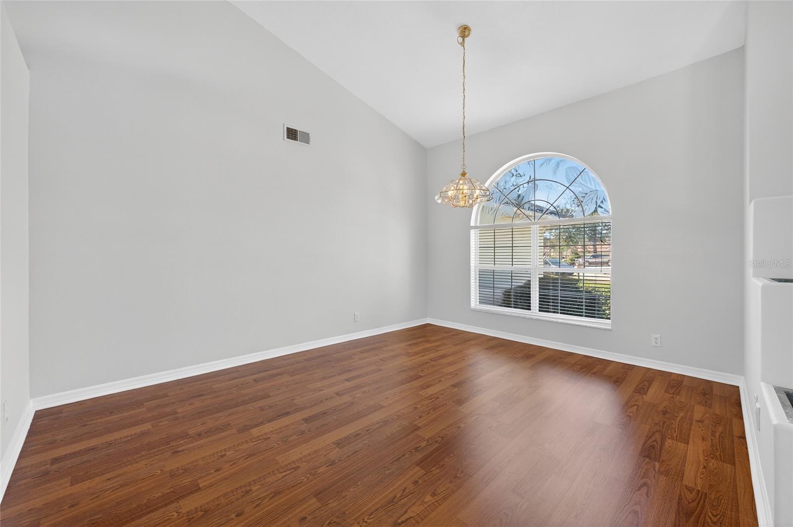 Image 30 of 57 For 32 Walker Drive