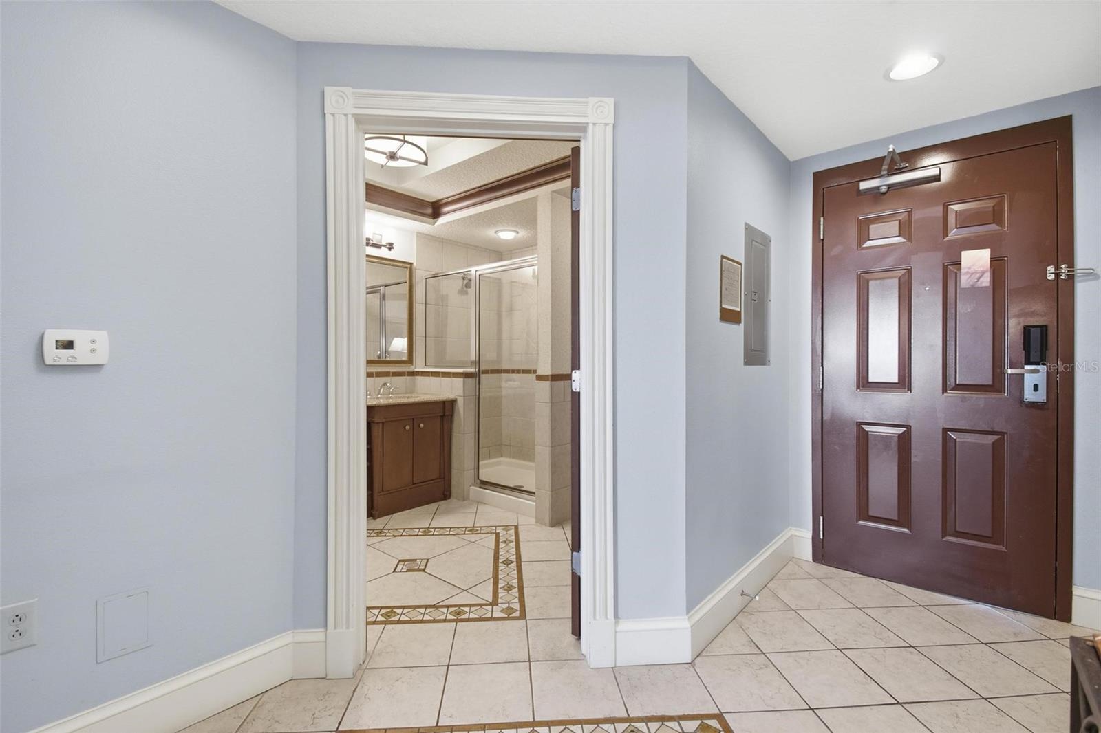 Image 6 of 56 For 200 Ocean Crest Drive 635