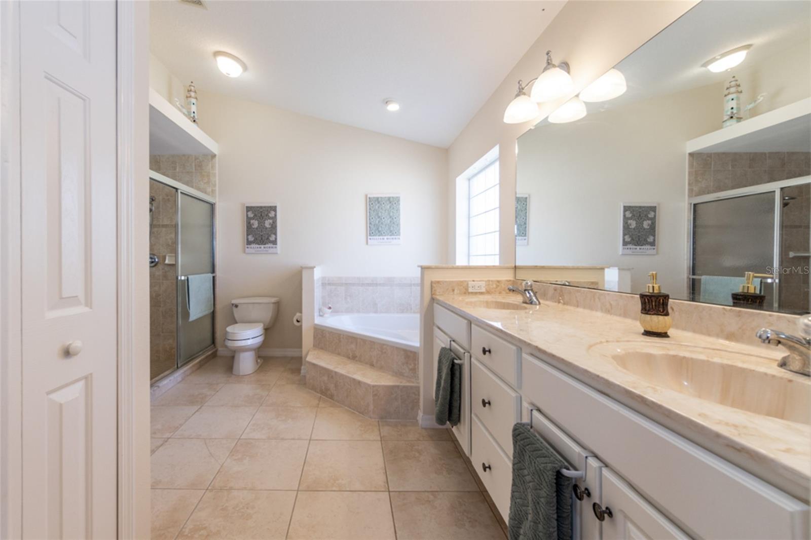 Image 14 of 27 For 11 Faircastle Lane