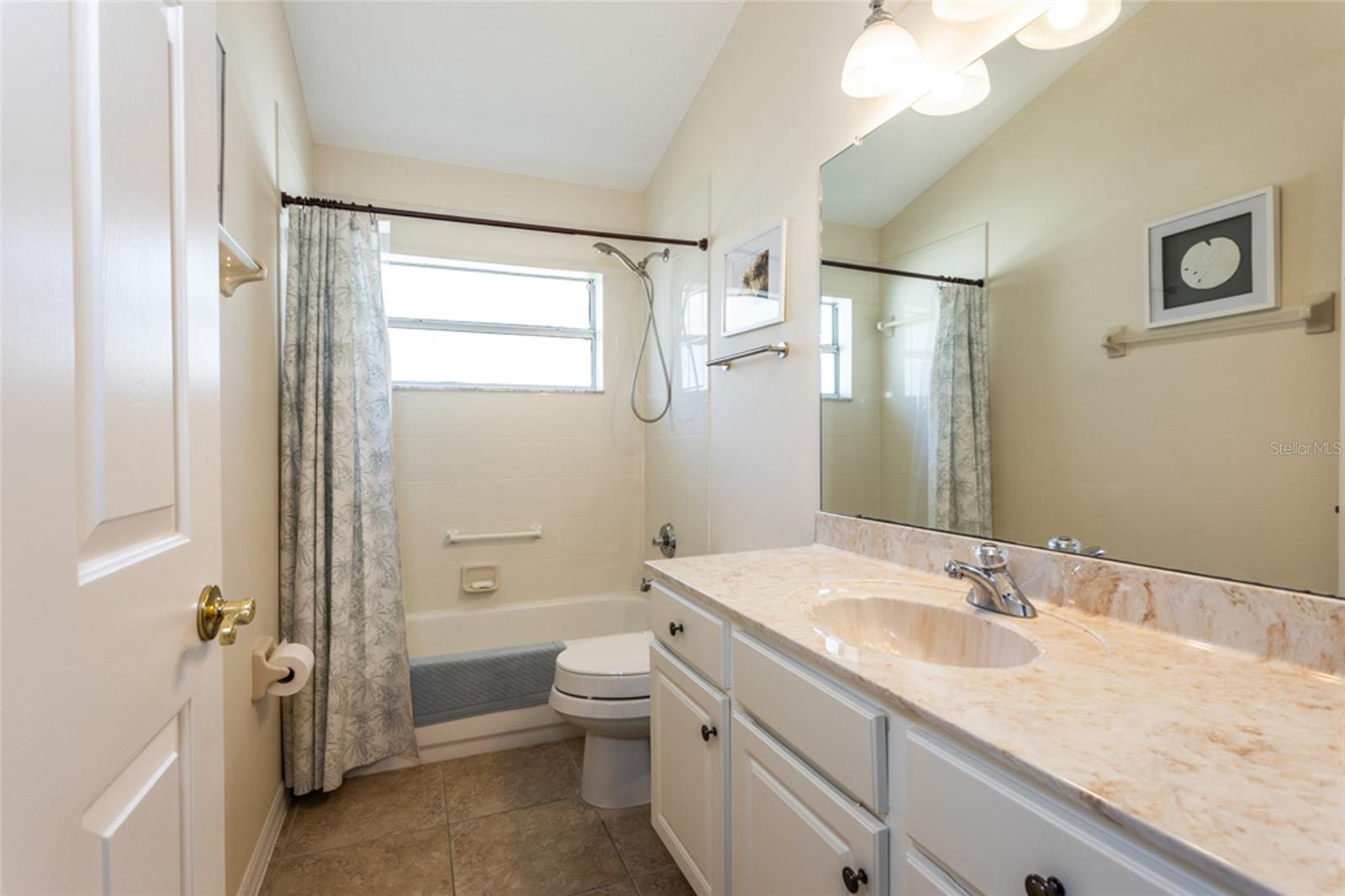 Image 17 of 27 For 11 Faircastle Lane