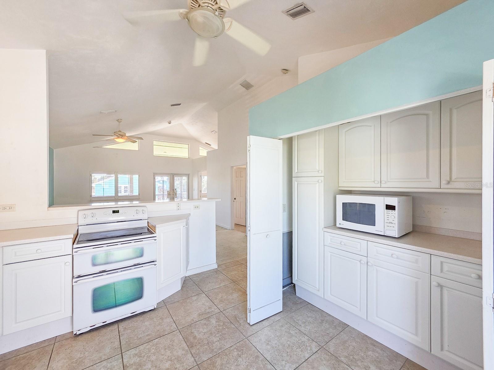 Image 7 of 54 For 208 3rd Street