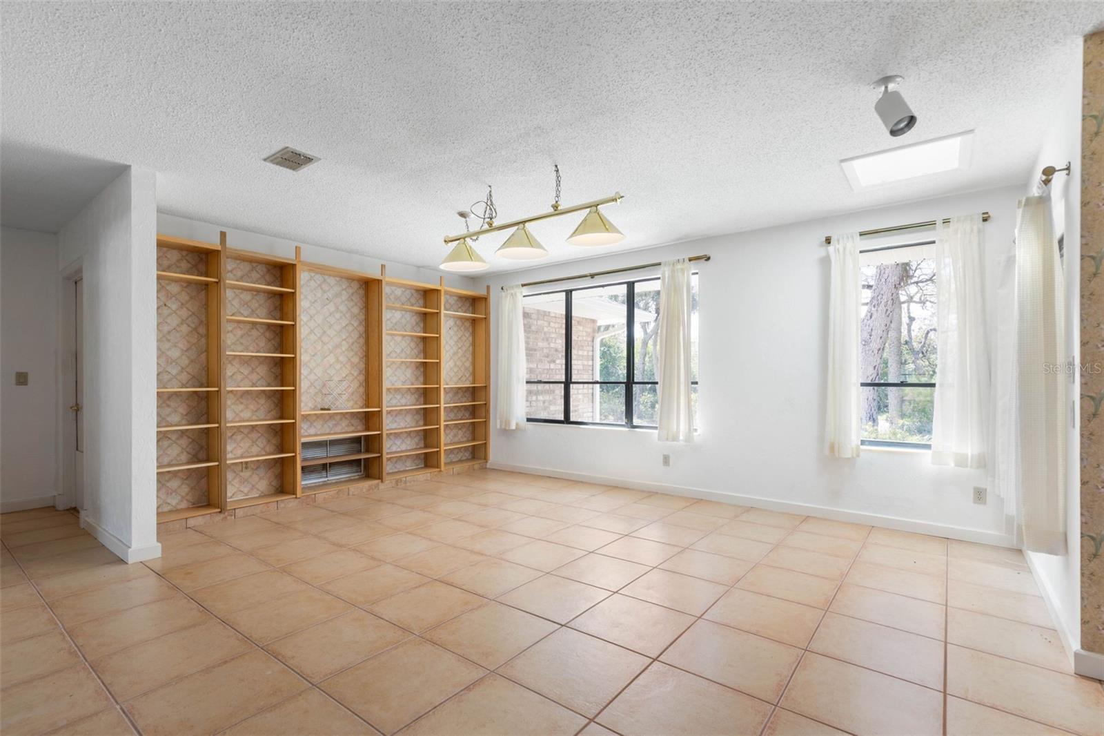 Image 13 of 59 For 3203 John Anderson Drive